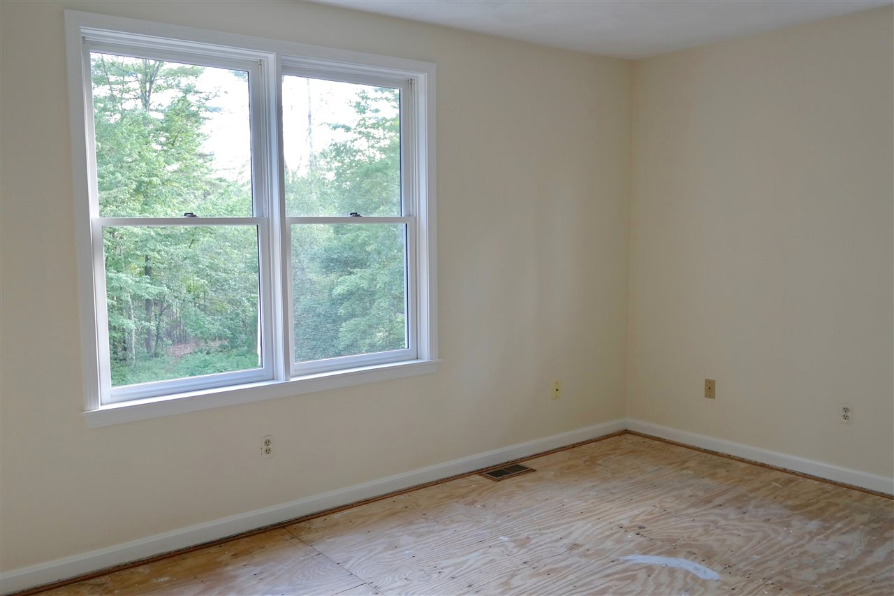 89 Tallant Road Pelham, NH 03076 - Photo 22 of 36