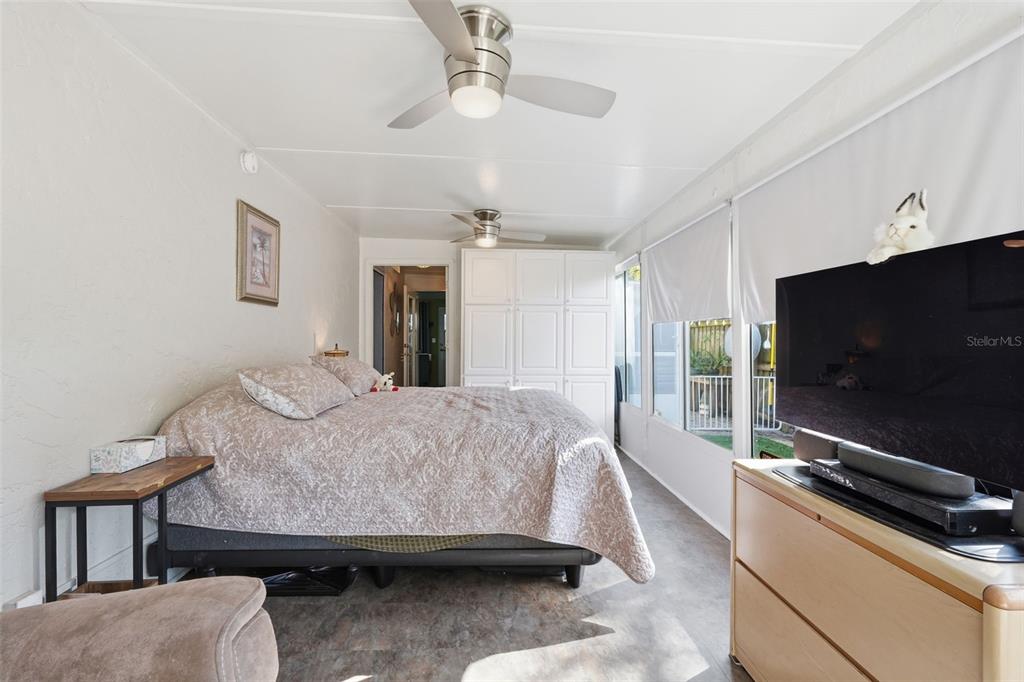 155 6th Street Northeast Largo, FL 33770 - Photo 19 of 34