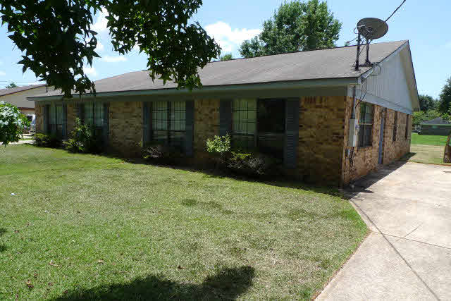 519 West Rose Avenue Foley, AL 36535 - Photo 1 of 5