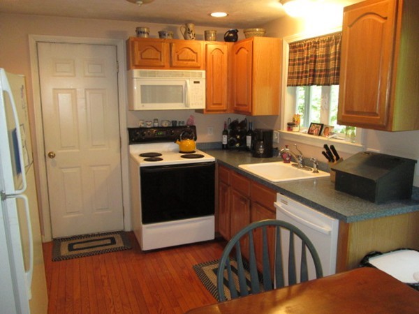 51 Ridgewood Road Worcester, MA 01606 - Photo 4 of 14 Gallery Image 4