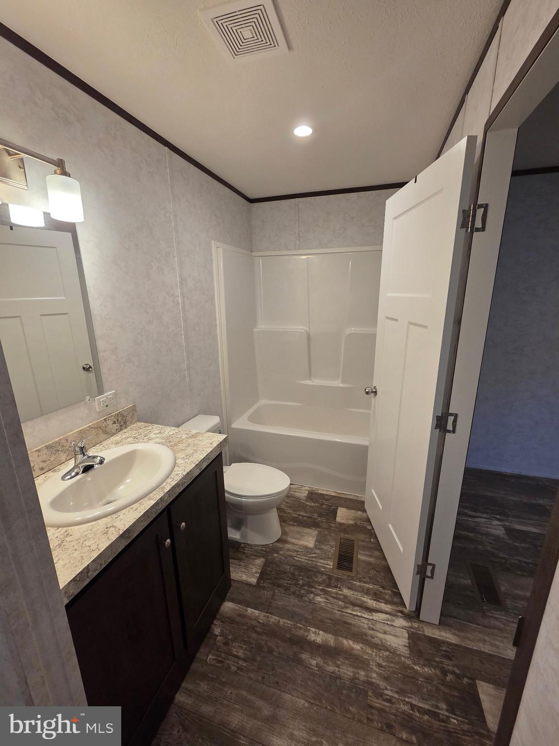 57 East Quillytown Road, Unit 119 Carneys Point, NJ 08069 - Photo 8 of 8