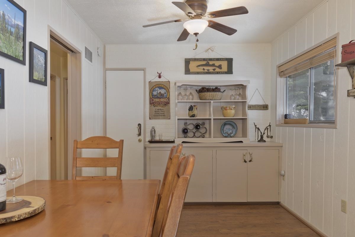 219 Aspen Road June Lake, CA 93529 - Photo 12 of 44 Gallery Image 12