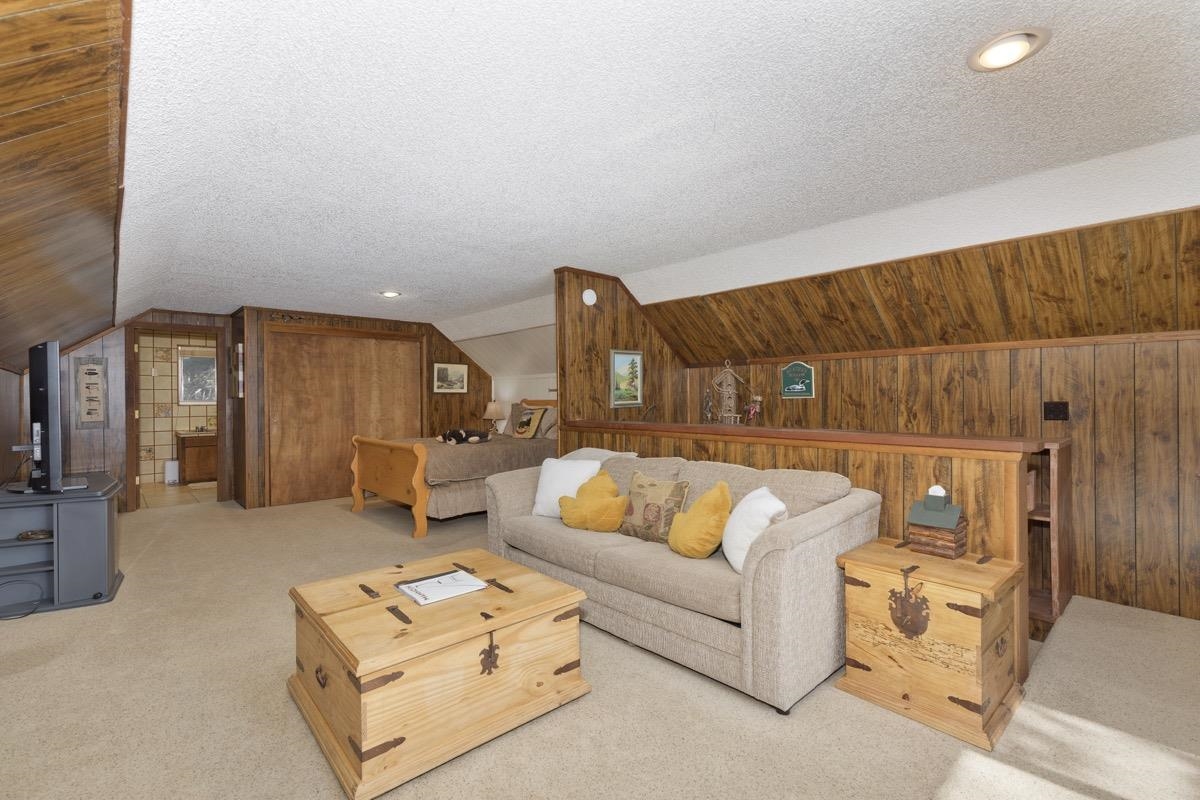 219 Aspen Road June Lake, CA 93529 - Photo 25 of 44 Gallery Image 25