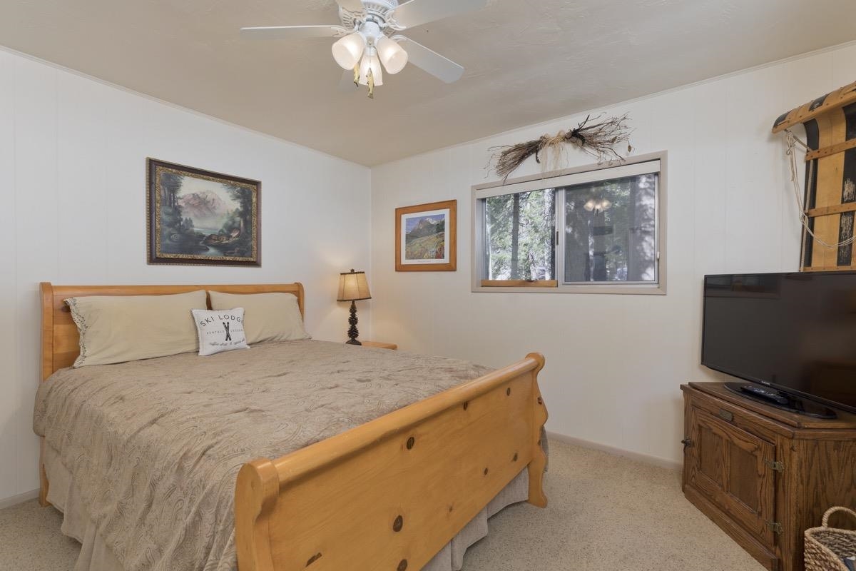 219 Aspen Road June Lake, CA 93529 - Photo 33 of 44 Gallery Image 33