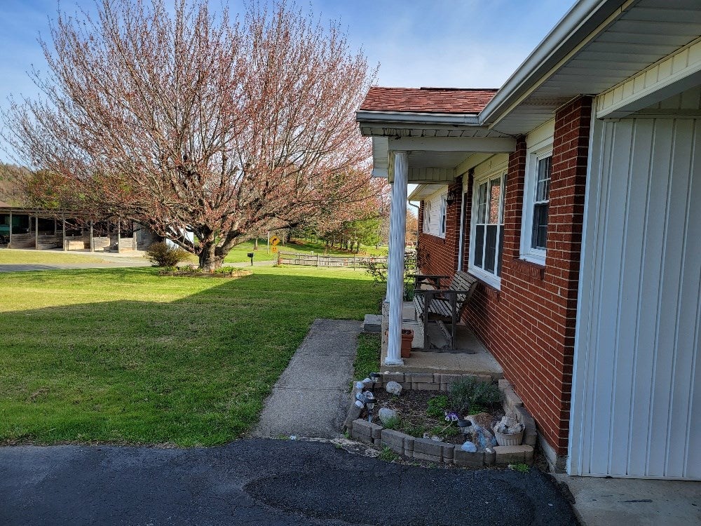2685 Edmonds Road Galax, VA 24333 - Photo 19 of 27 Gallery Image 19
