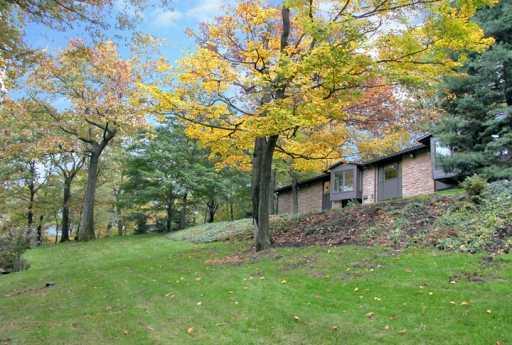 40 Longfellow Road Fox Chapel, PA 15215 - Photo 8 of 8 Yard/Garden.