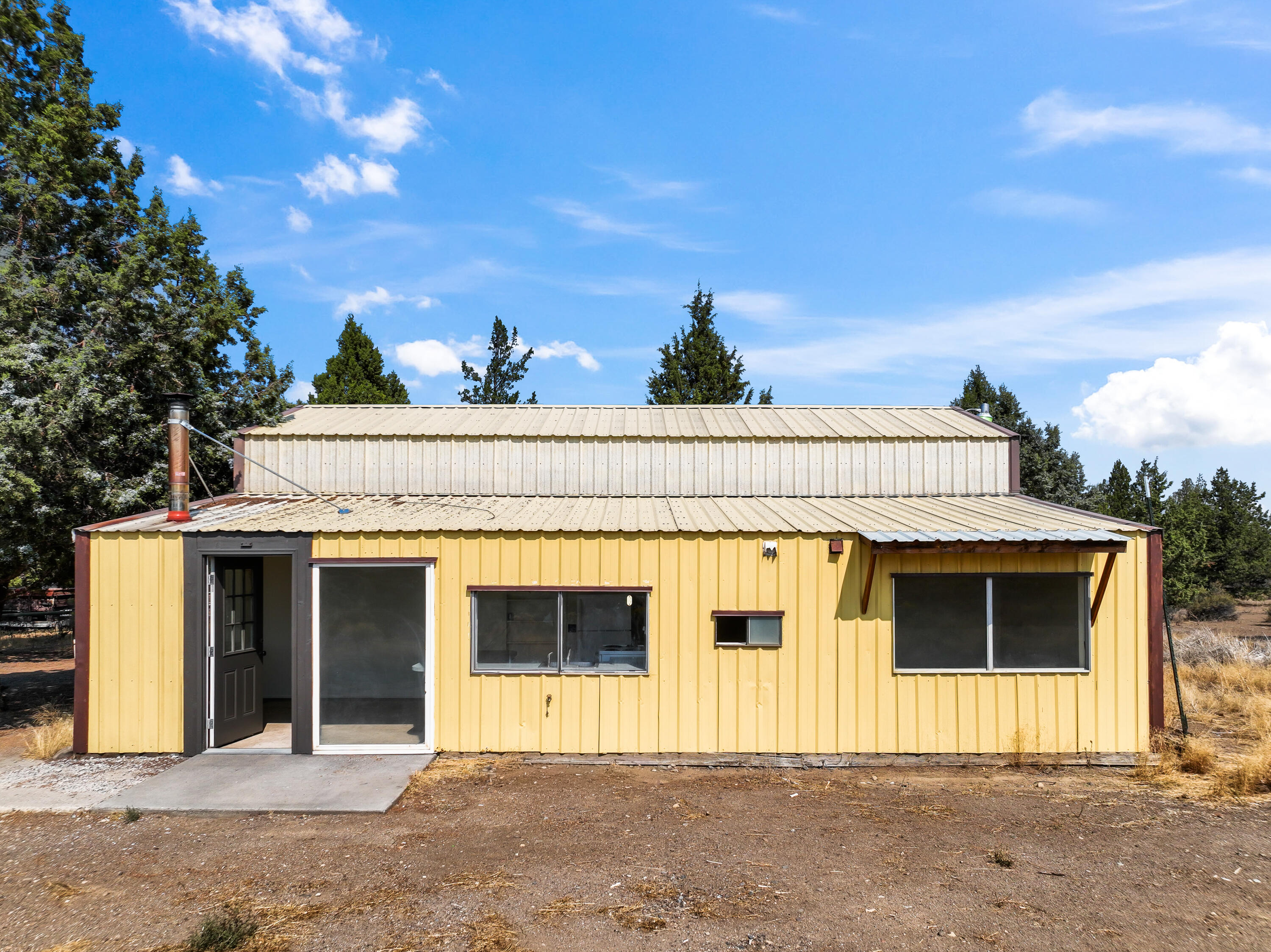 17845 Plainview Road Bend, OR 97703 - Photo 9 of 41 Bonus Area Off Shop