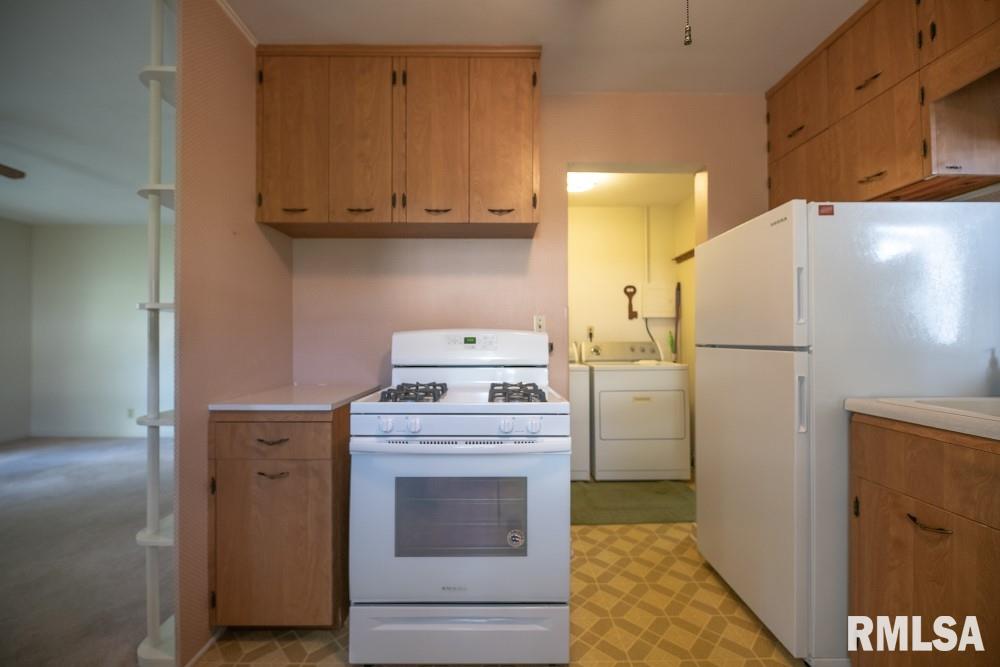 227 East Cherry Ridge Road Peoria Heights, IL 61616 - Photo 8 of 23 Gallery Image 8