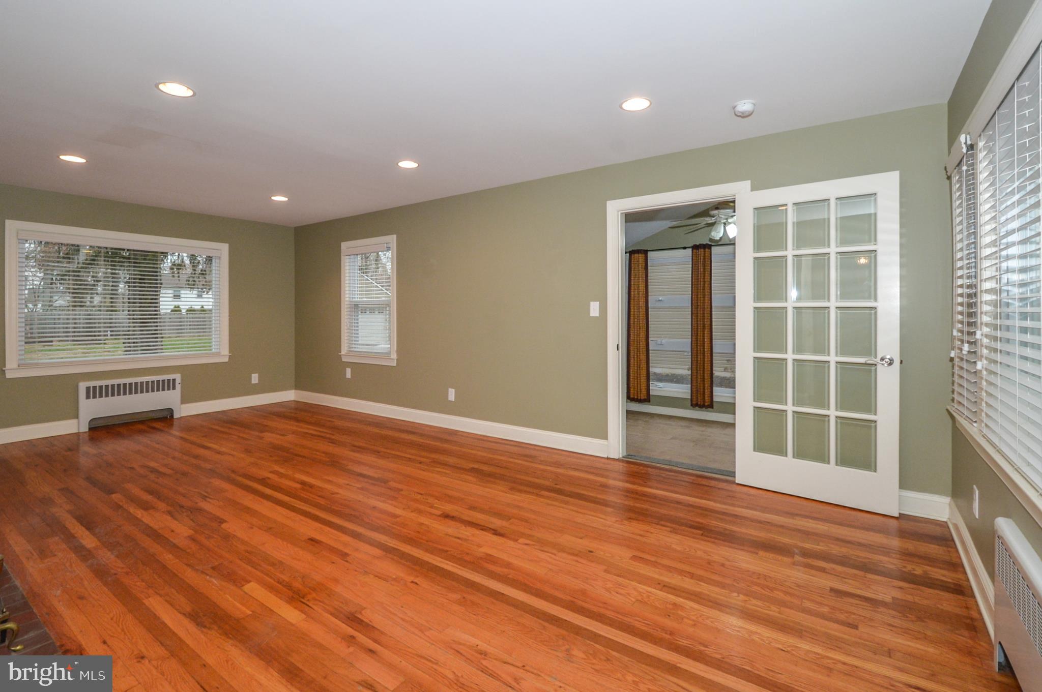 10 Glenolden Road Yardley, PA 19067 - Photo 19 of 41