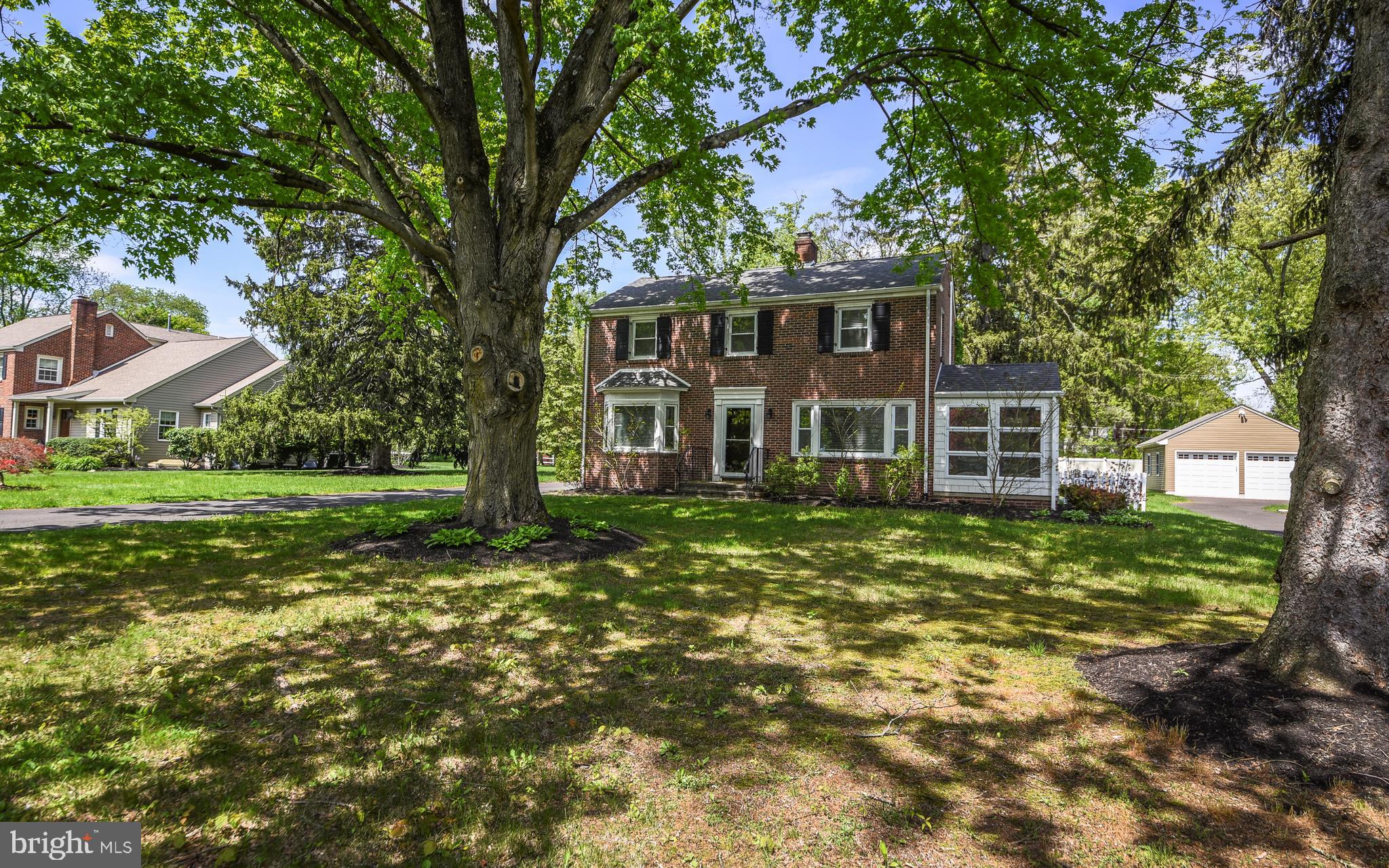 10 Glenolden Road Yardley, PA 19067 - Photo 3 of 41 Front yard