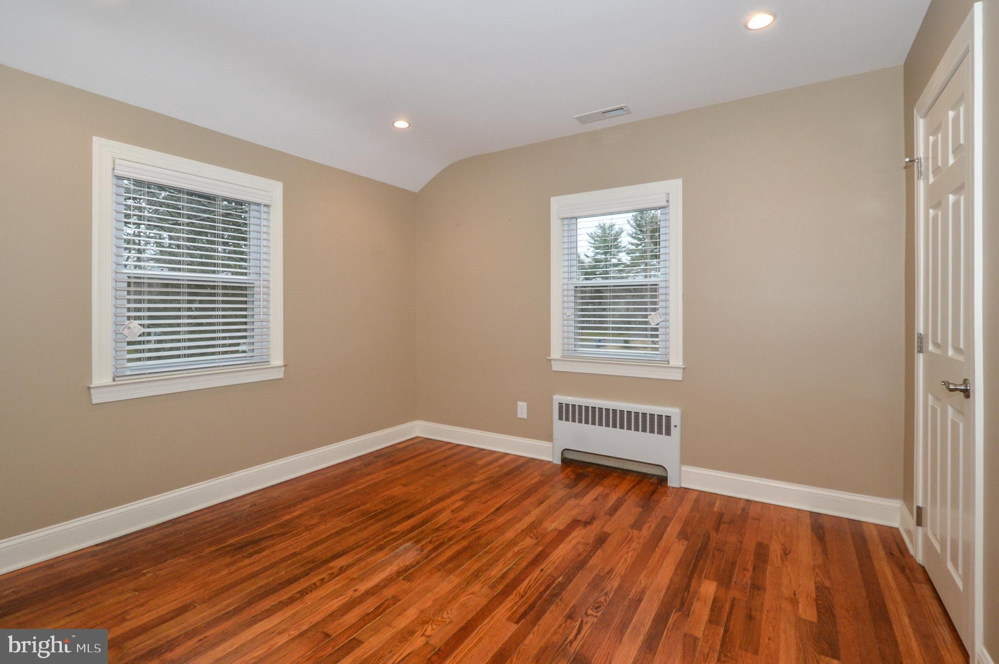 10 Glenolden Road Yardley, PA 19067 - Photo 23 of 41