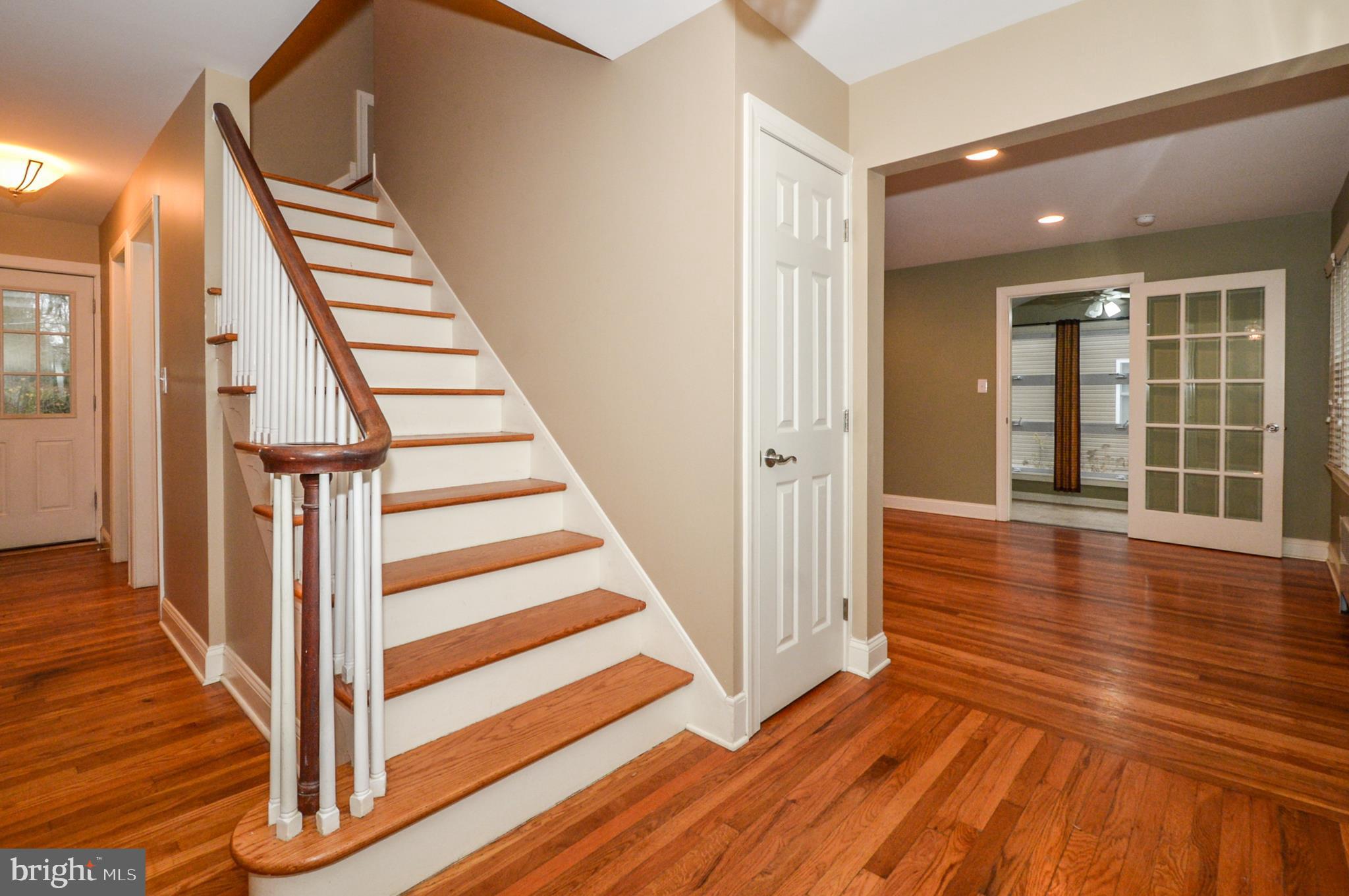 10 Glenolden Road Yardley, PA 19067 - Photo 5 of 41