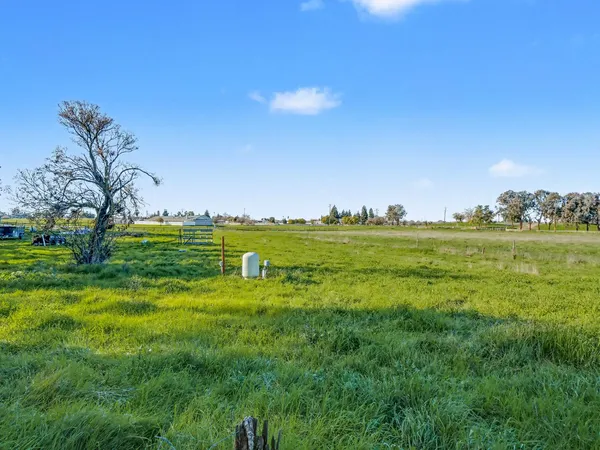 $725,000 | 16998 Rio Plaza Road, Madera, CA 93636
