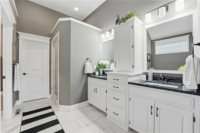 $502,000 | 11100 North Euclid Avenue, Kansas City, MO 64155