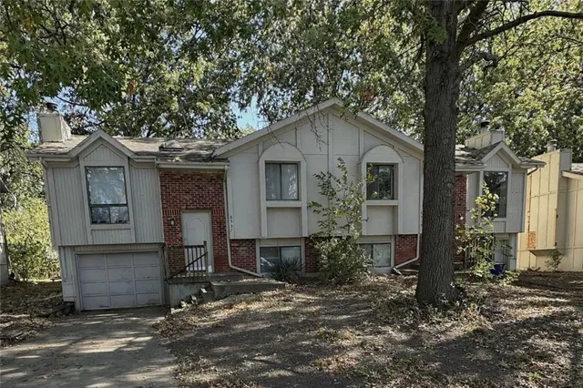 $429,000 | 8537-8539 Goddard, Overland Park, KS 66214