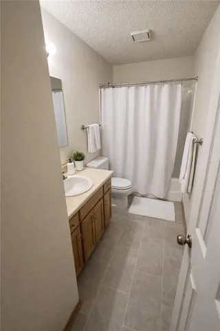 $429,000 | 8537-8539 Goddard, Overland Park, KS 66214