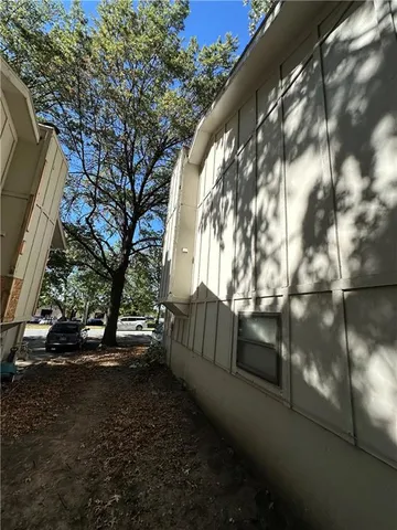 $429,000 | 8537-8539 Goddard, Overland Park, KS 66214