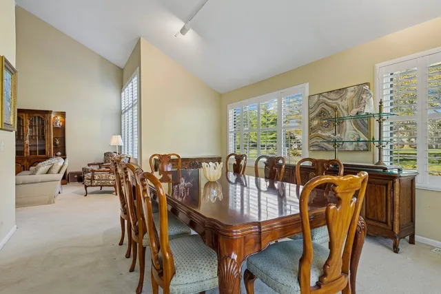 $595,000 | 868 Longmeadow Court, Lake Barrington, IL 60010