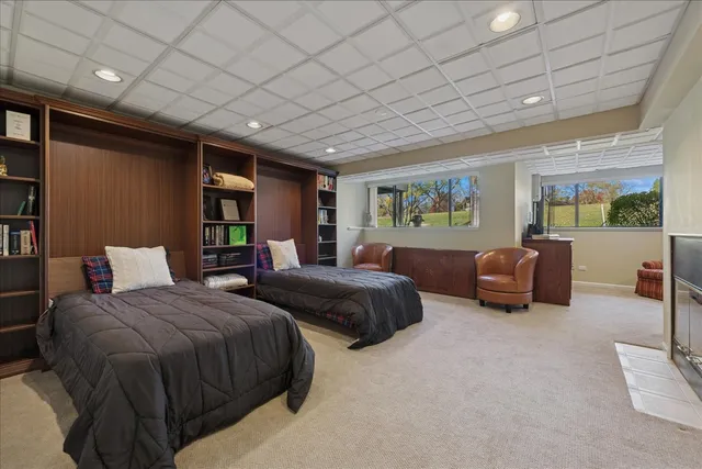 $595,000 | 868 Longmeadow Court, Lake Barrington, IL 60010