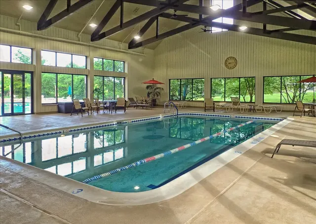 $595,000 | 868 Longmeadow Court, Lake Barrington, IL 60010