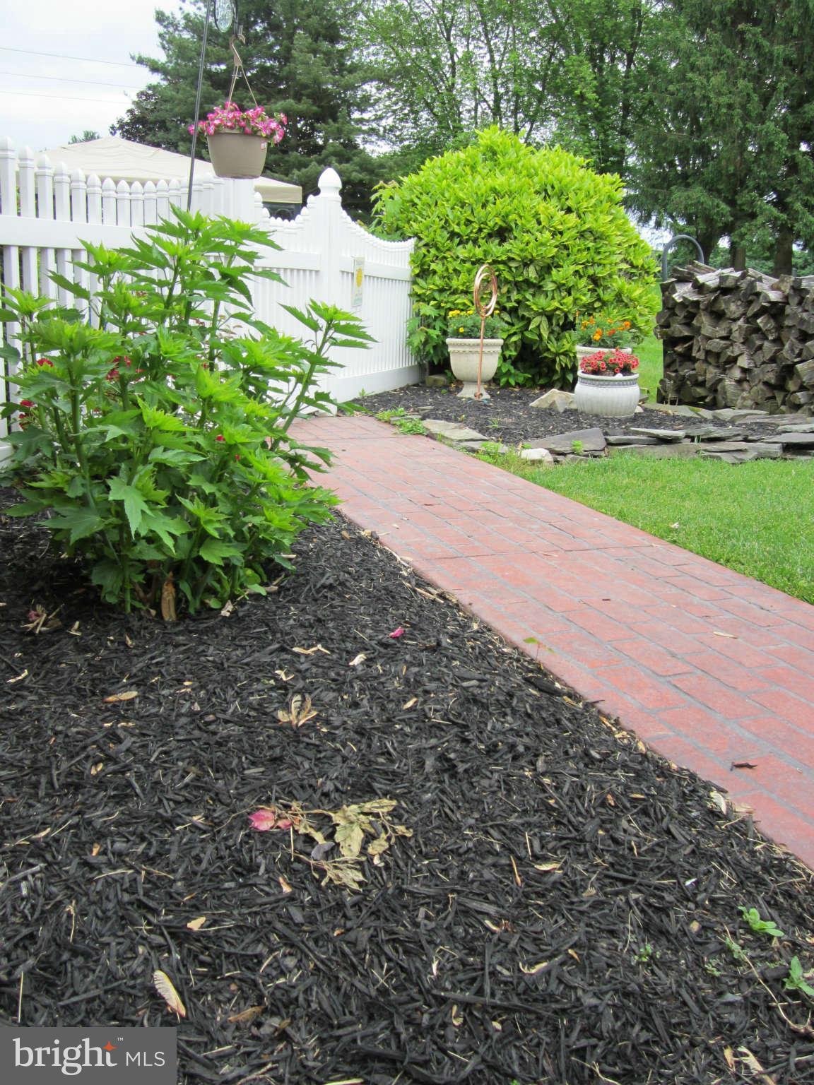 1113 Peachtree Road Fallston, MD 21047 - Photo 3 of 30 a backyard of a house with lots of green space