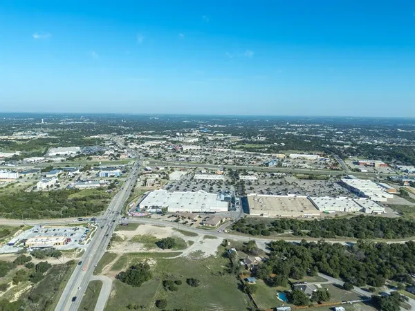 $6,000,000 | 14 Cleburne Highway, Weatherford, TX 76087