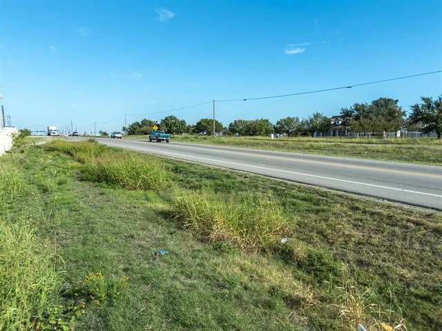 $6,000,000 | 14 Cleburne Highway, Weatherford, TX 76087