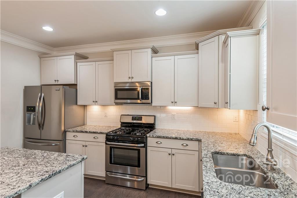7520 Hamilton Bridge Road Charlotte, NC 28278 - Photo 12 of 36 Gallery Image 12