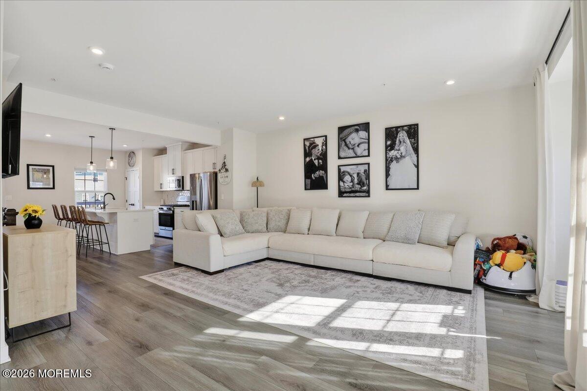 77 Anchor Way Cliffwood, NJ 07721 - Photo 13 of 40 13-Family Room