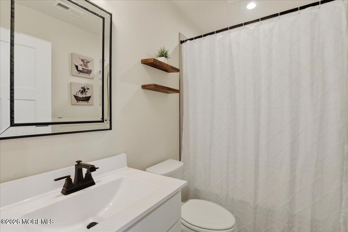 77 Anchor Way Cliffwood, NJ 07721 - Photo 33 of 40 33-Bathroom