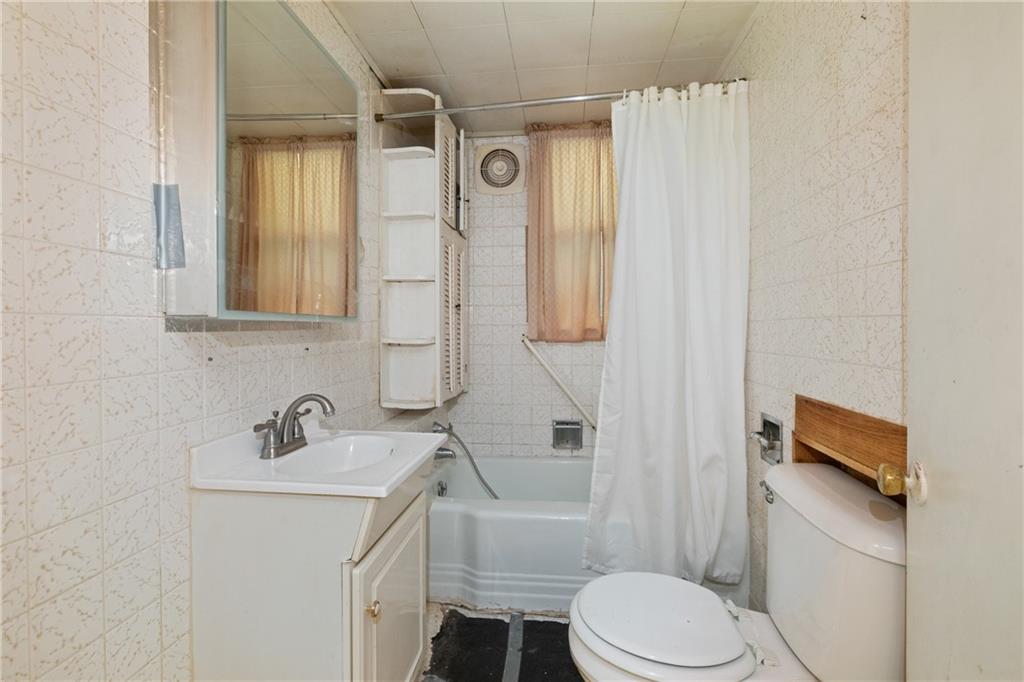 895 Valley Road Ambridge, PA 15003 - Photo 14 of 32 895 Valley Rd