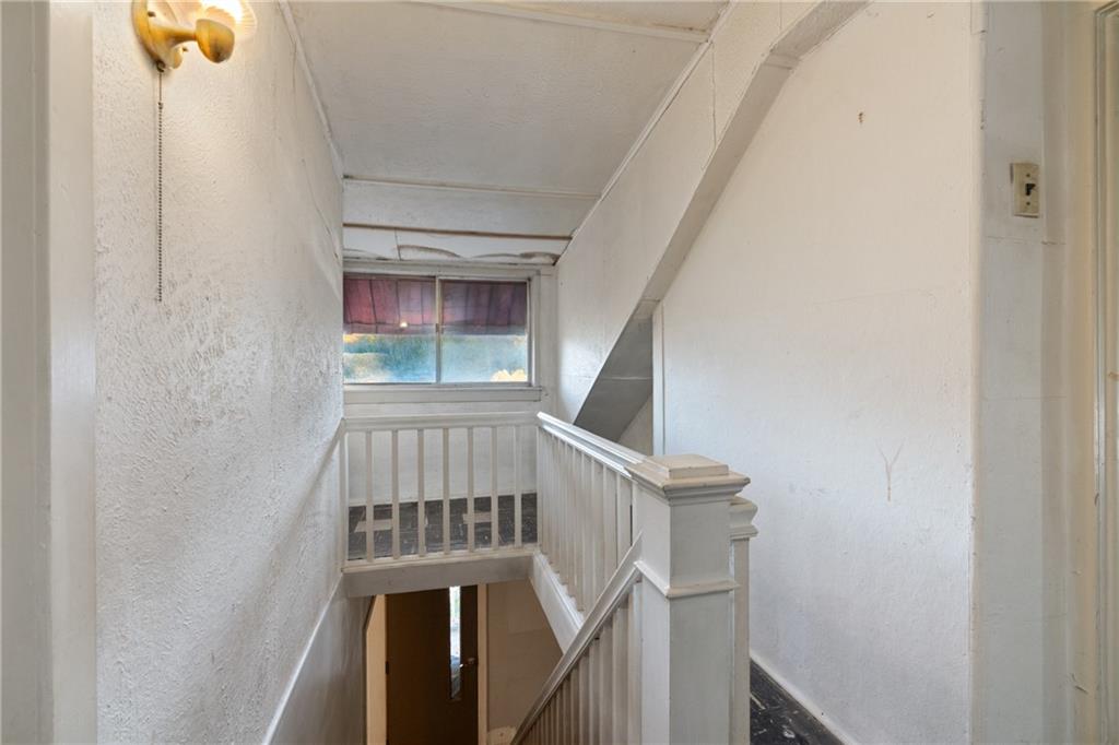 895 Valley Road Ambridge, PA 15003 - Photo 17 of 32 895 Valley Rd