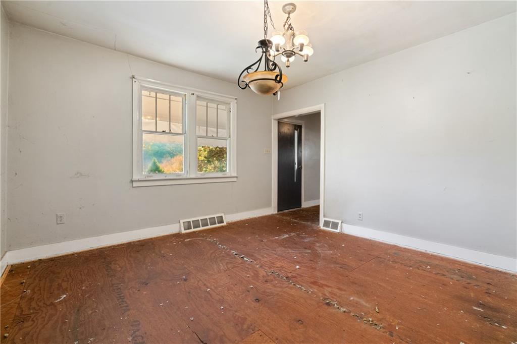 895 Valley Road Ambridge, PA 15003 - Photo 8 of 32 895 Valley Rd