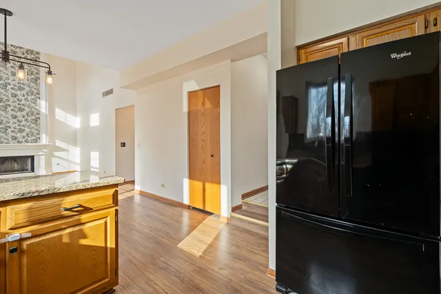 $395,000 | 178 Mistwood Lane, North Aurora, IL 60542