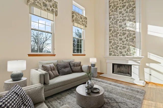 $395,000 | 178 Mistwood Lane, North Aurora, IL 60542