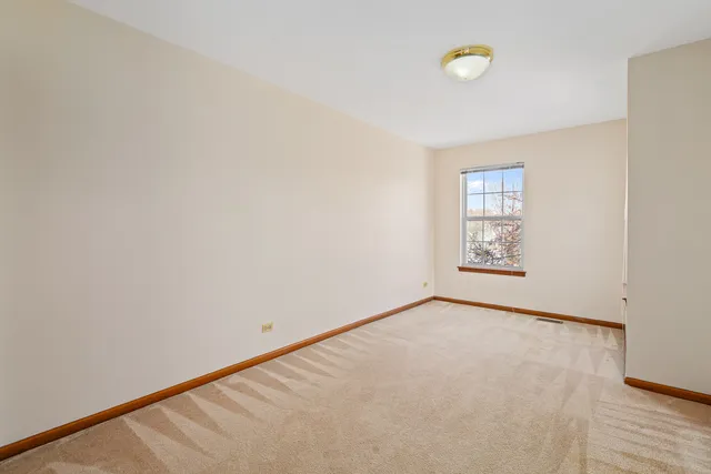 $395,000 | 178 Mistwood Lane, North Aurora, IL 60542