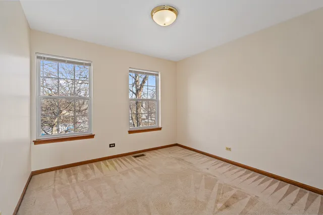 $395,000 | 178 Mistwood Lane, North Aurora, IL 60542