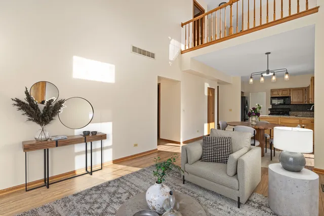 $395,000 | 178 Mistwood Lane, North Aurora, IL 60542