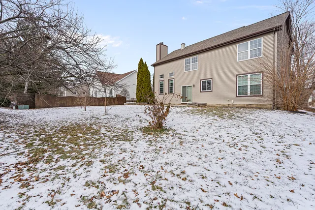 $395,000 | 178 Mistwood Lane, North Aurora, IL 60542