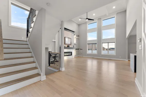 $999,000 | 9343 Iris Drive, St. John, IN 46373