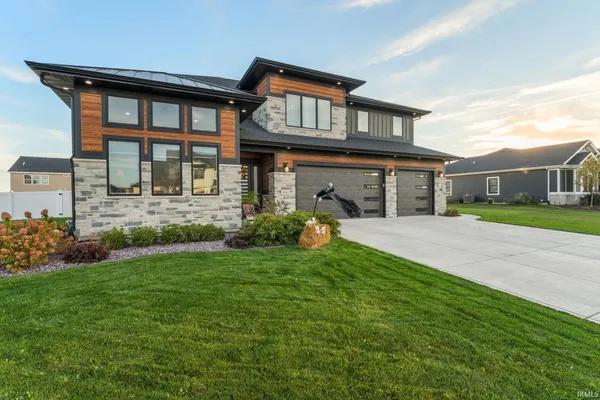 $999,000 | 9343 Iris Drive, St. John, IN 46373