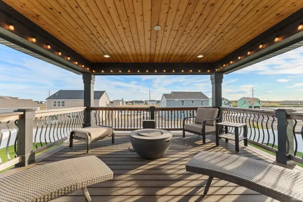 $999,000 | 9343 Iris Drive, St. John, IN 46373