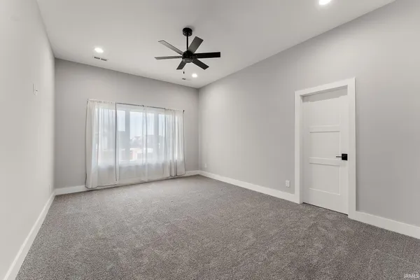 $999,000 | 9343 Iris Drive, St. John, IN 46373