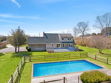 $2,495,000 | 107 Seven Ponds Road, Water Mill, NY 11976