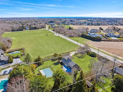 $2,495,000 | 107 Seven Ponds Road, Water Mill, NY 11976