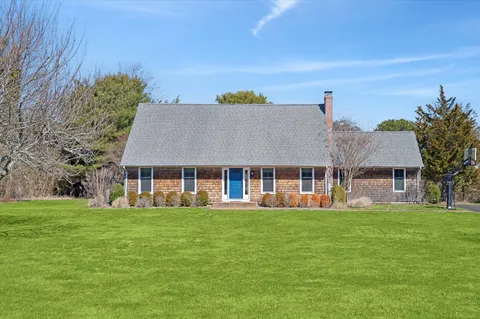 $2,495,000 | 107 Seven Ponds Road, Water Mill, NY 11976