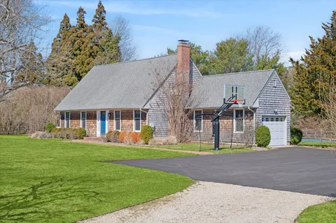 $2,495,000 | 107 Seven Ponds Road, Water Mill, NY 11976