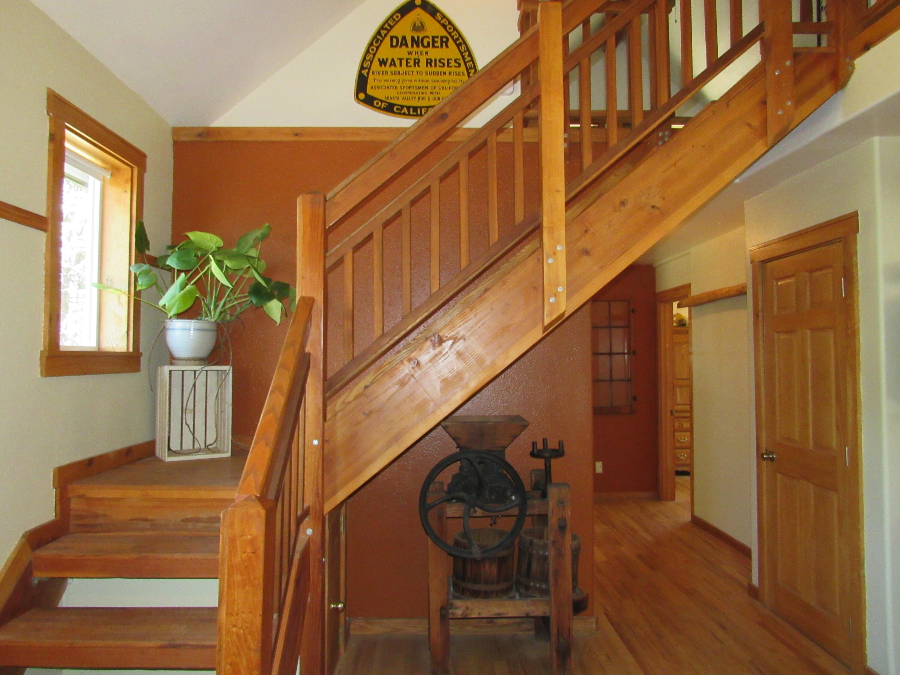 35861 South Chiloquin Road Chiloquin, OR 97624 - Photo 26 of 29 stairs