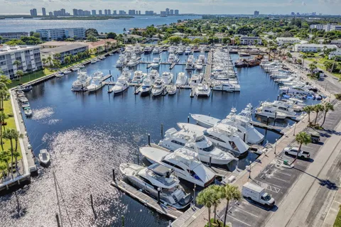 $415,000 | 1030 Us Highway, Unit 105, North Palm Beach, FL 33408