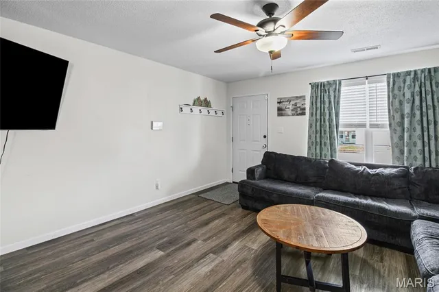 $210,000 | 720 Valentine Street, Festus, MO 63028